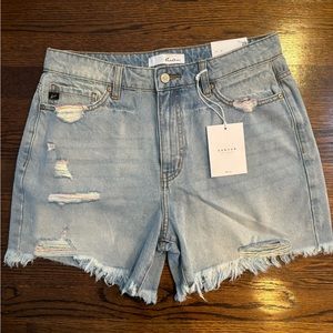 NWT KanCan High Rise Light Wash Distressed Denim Shorts Women’s Size 11 / 29